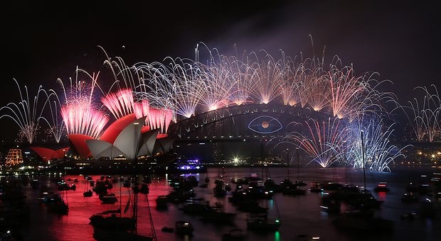 NYE fireworks in Sydney Harbor